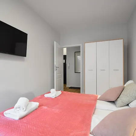 Rentplanet - Kolo Brzegu Apartament